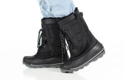 Black BILLY Ice Winter Boots -Billy Shop BK21327 001 studio standing 2 940x614 ec0e62e2 66bd 4bc3 973a 0b402dbfc636