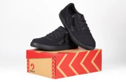 Men's Black To The Floor BILLY CS Sneaker Low Tops -Billy Shop BM22343 001 studio 3 940x614 f42b8503 cdf6 4805 8bad 02dd9dd041b9